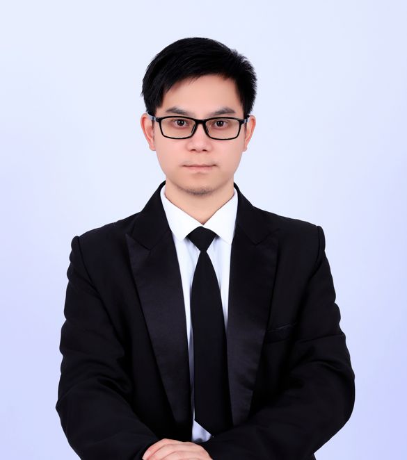 德育老师黄涌鑫